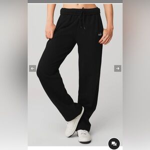 ALO YOGA ACCOLADE SWEATPANTS SIZE XSMALL XS black new with tags !